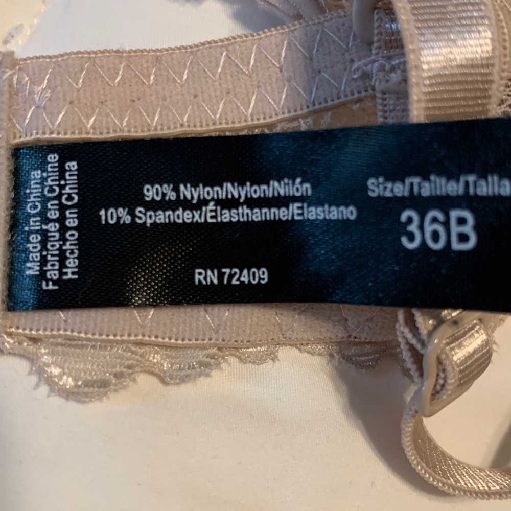 Bras never worn with no tags size 36B
